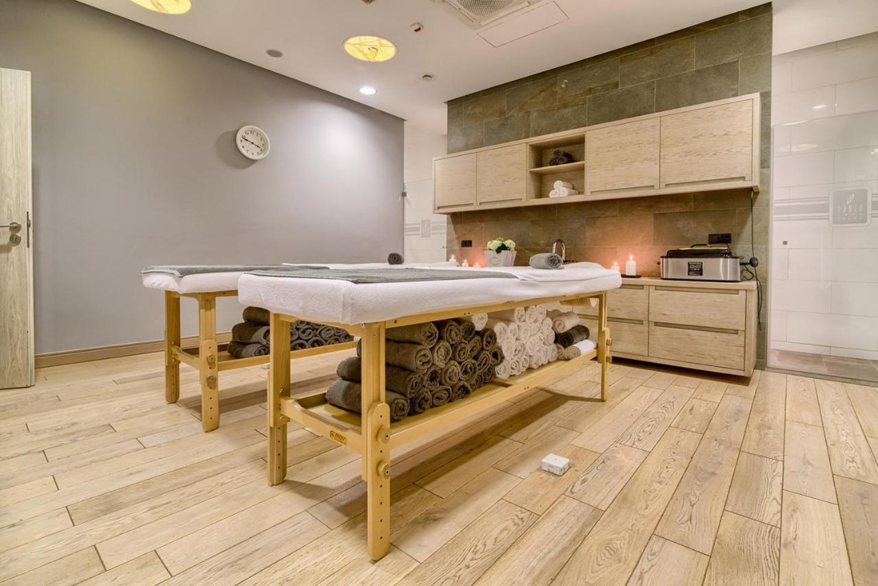 Hanza Palac Wellness & 4*